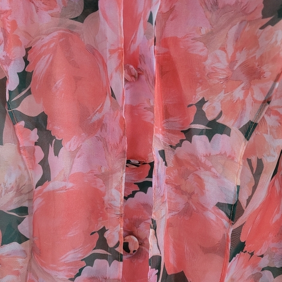 Beulah Floral Pink Blouse with Green Pants - Picture 4 of 9